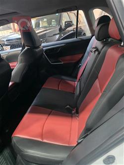 تۆیۆتا ڕاڤ 4